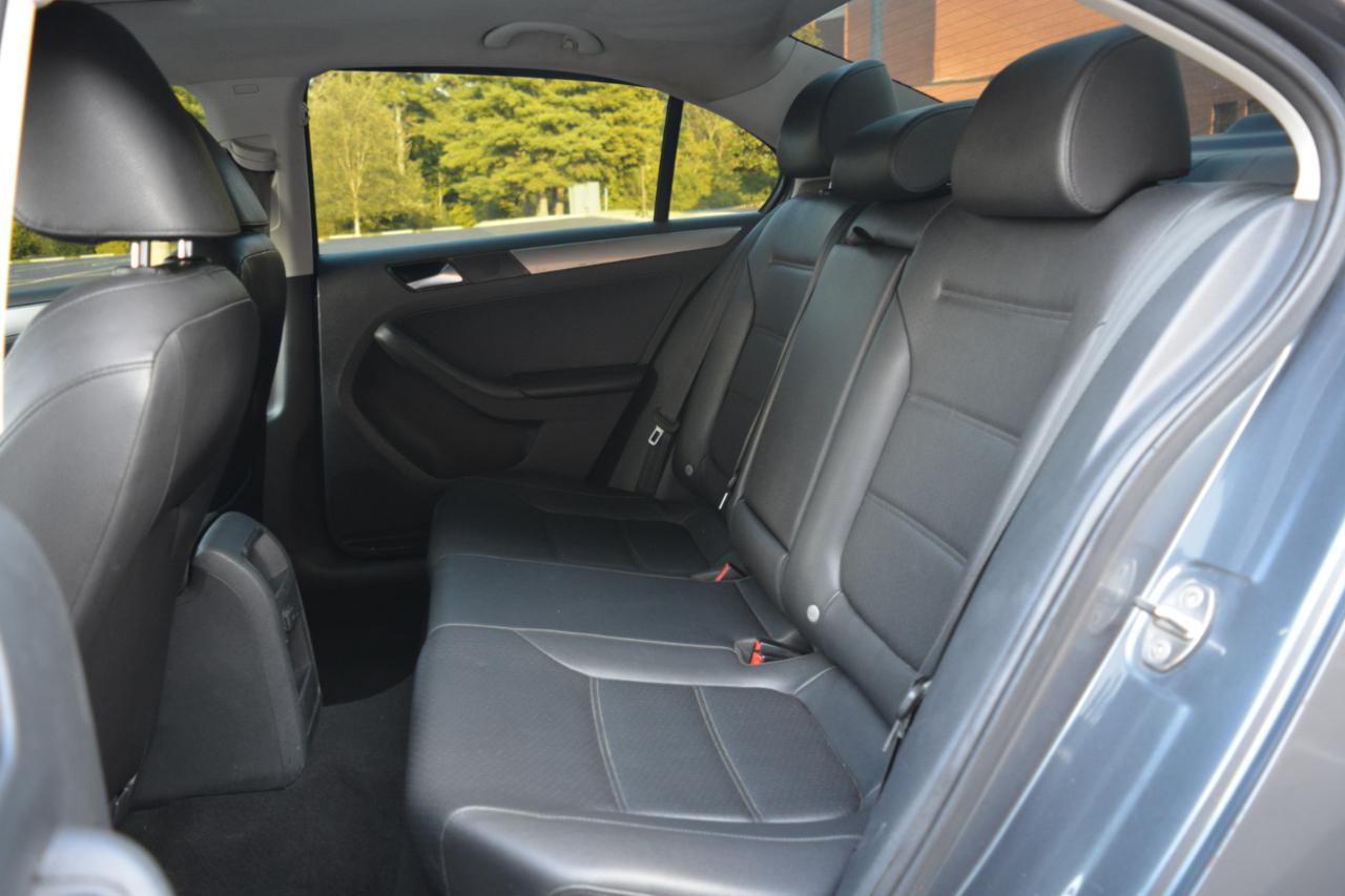 Volkswagen Jetta SE 6A 2016