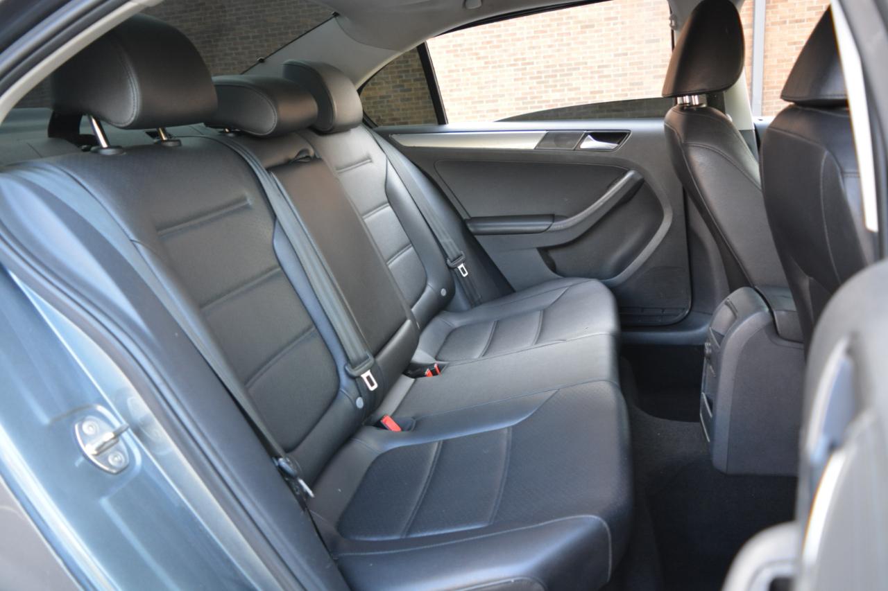 Volkswagen Jetta SE 6A 2016