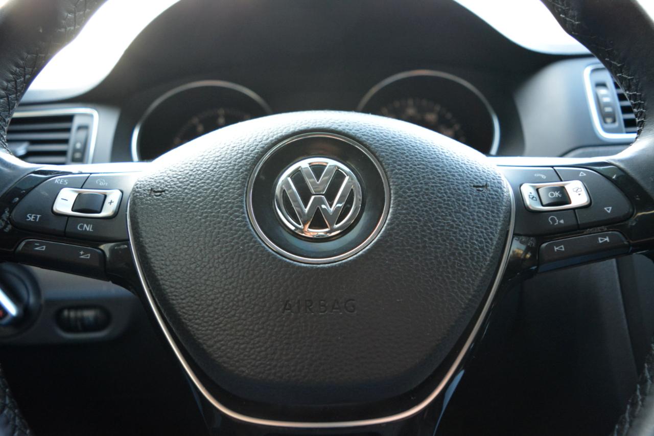 Volkswagen Jetta SE 6A 2016