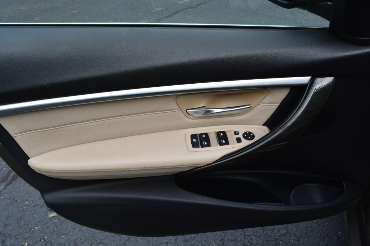 BMW 3-Series 330i SULEV Sedan 2017