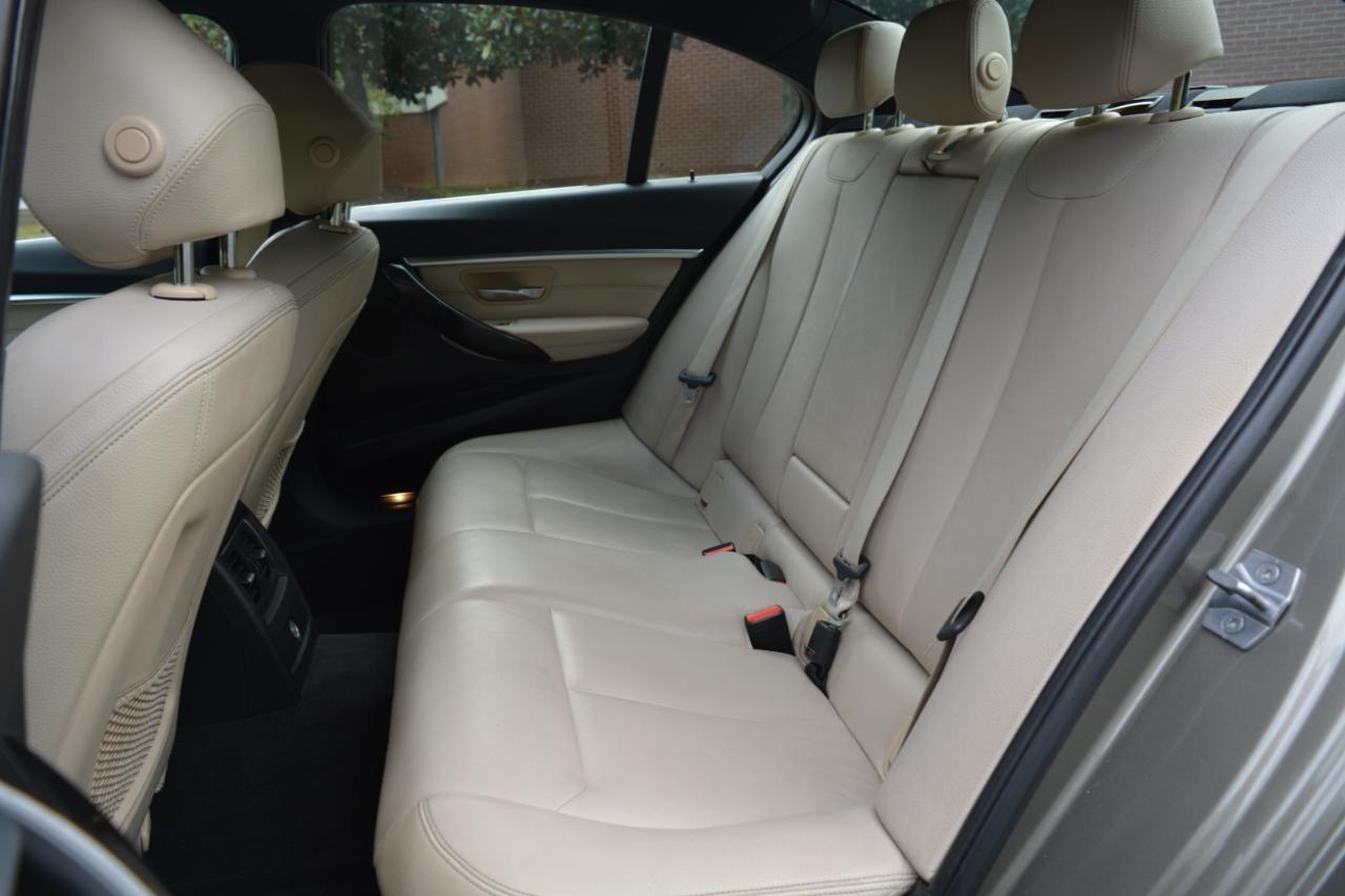 BMW 3-Series 330i SULEV Sedan 2017