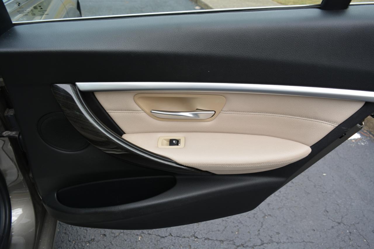 BMW 3-Series 330i SULEV Sedan 2017