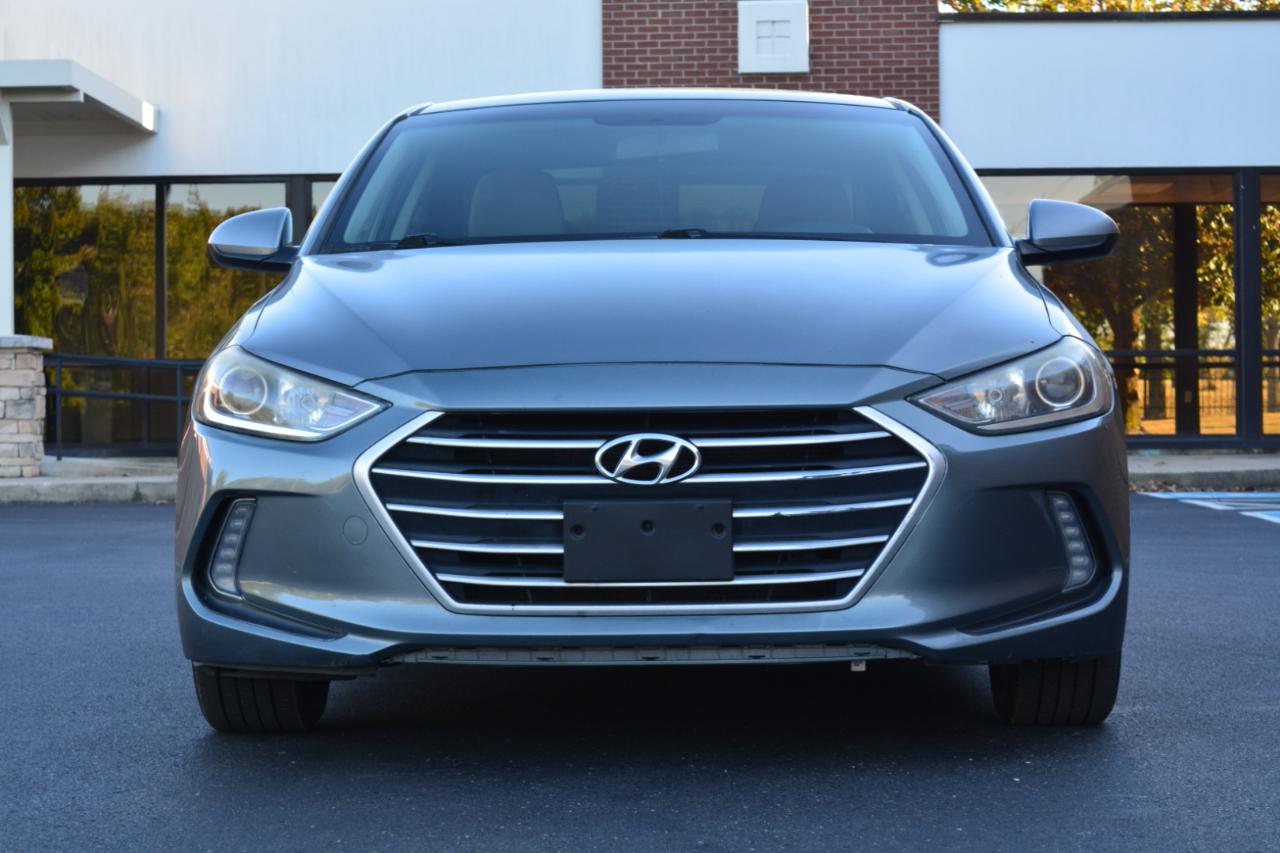 Hyundai Elantra Value Edition 6A 2017