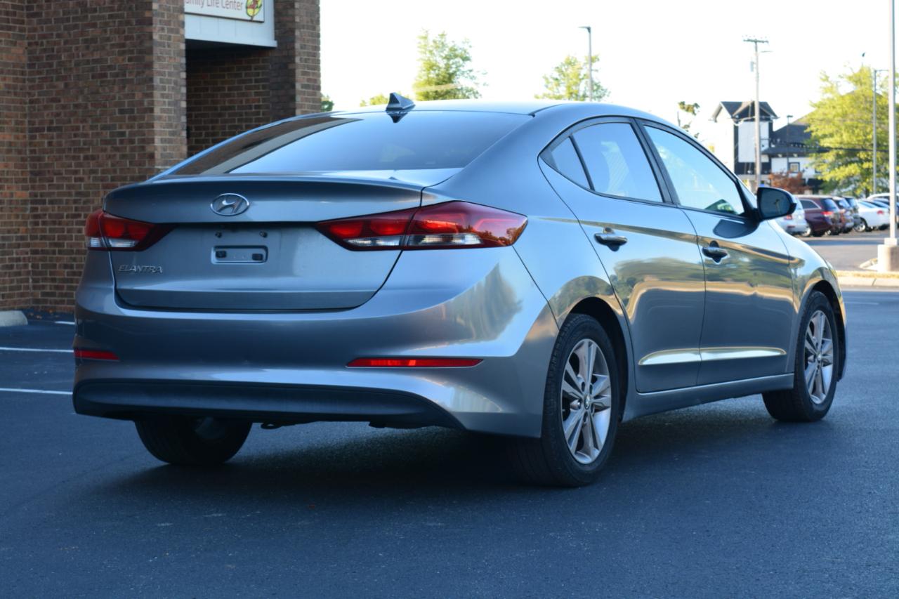 Hyundai Elantra Value Edition 6A 2017