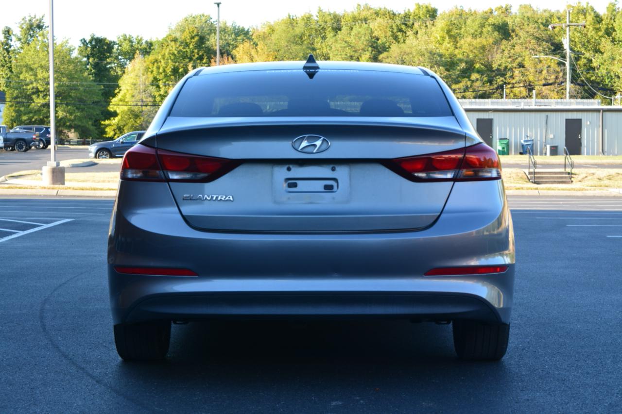 Hyundai Elantra Value Edition 6A 2017