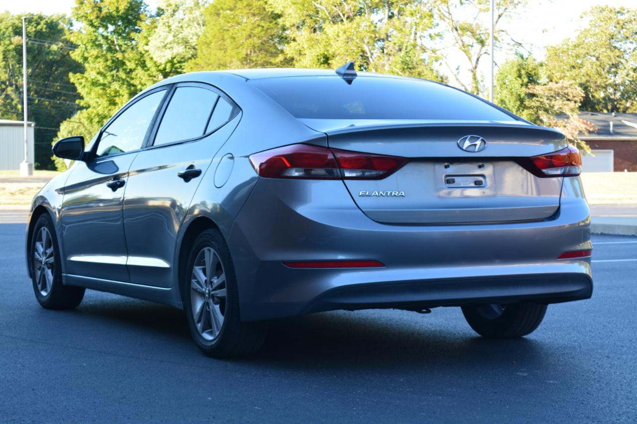 Hyundai Elantra Value Edition 6A 2017