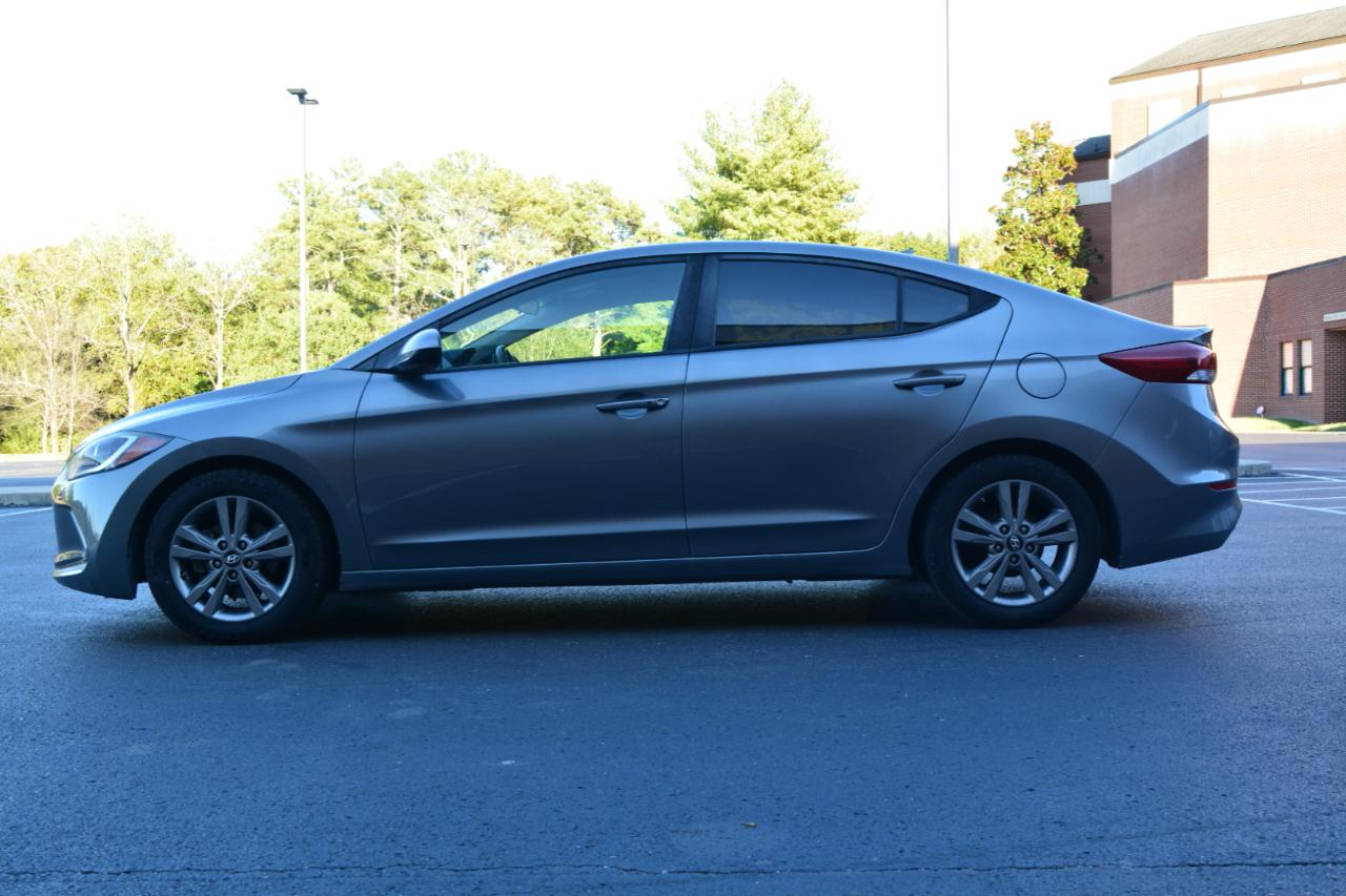 Hyundai Elantra Value Edition 6A 2017