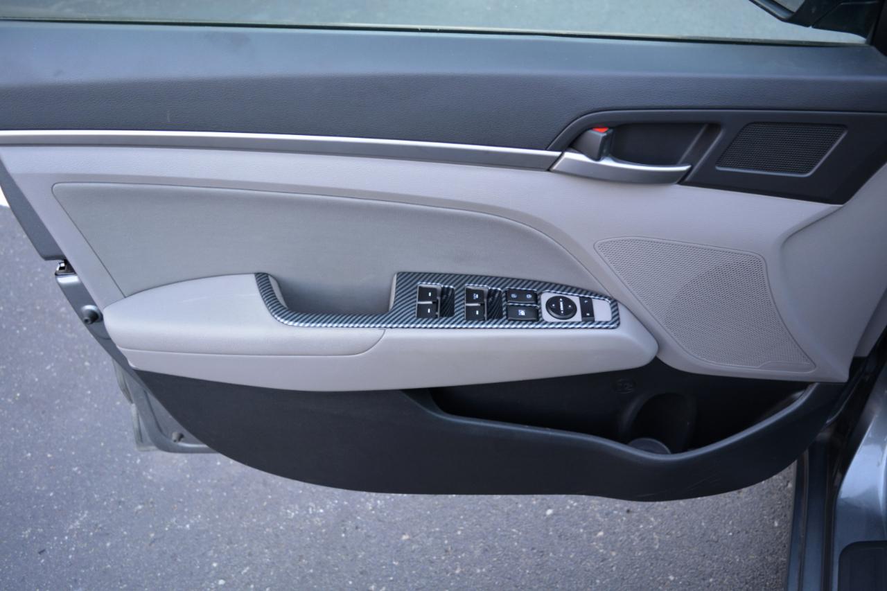 Hyundai Elantra Value Edition 6A 2017