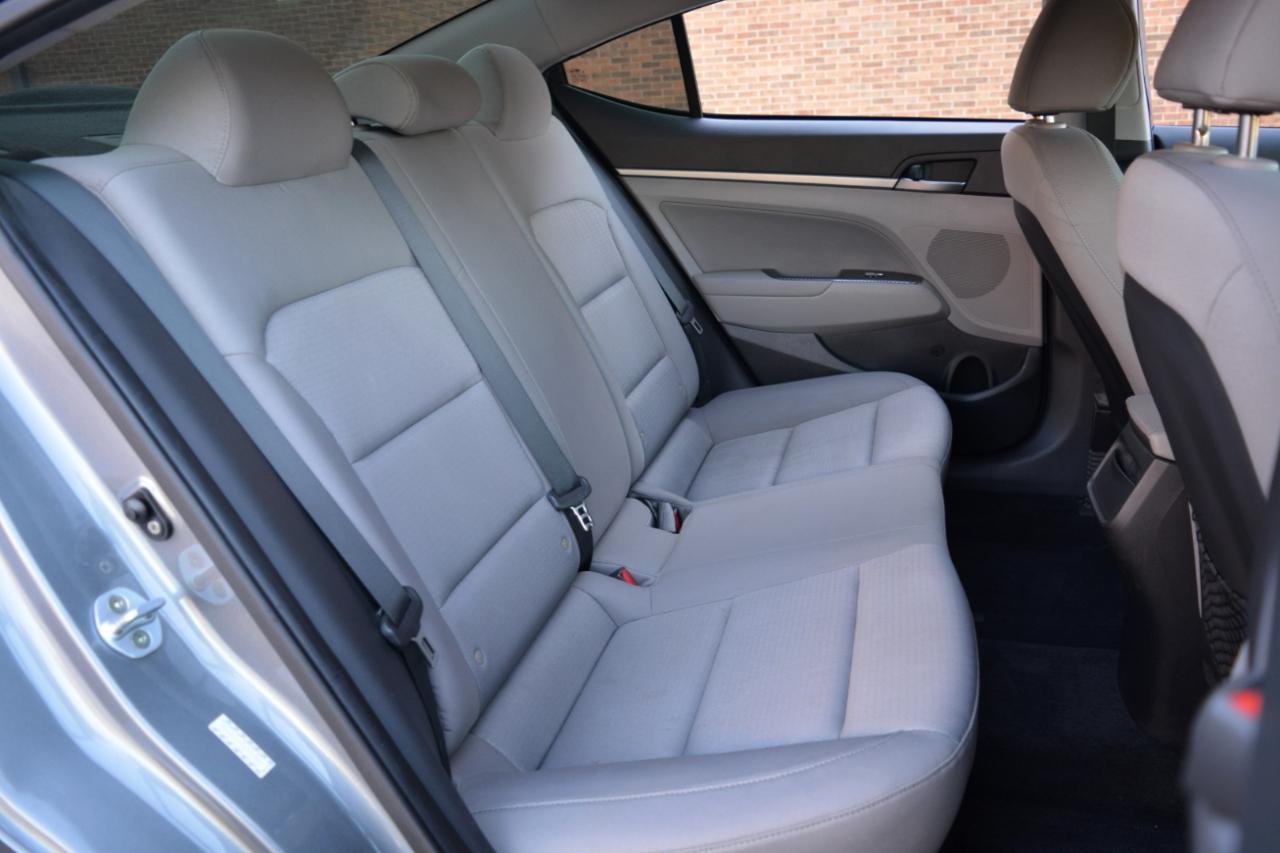 Hyundai Elantra Value Edition 6A 2017