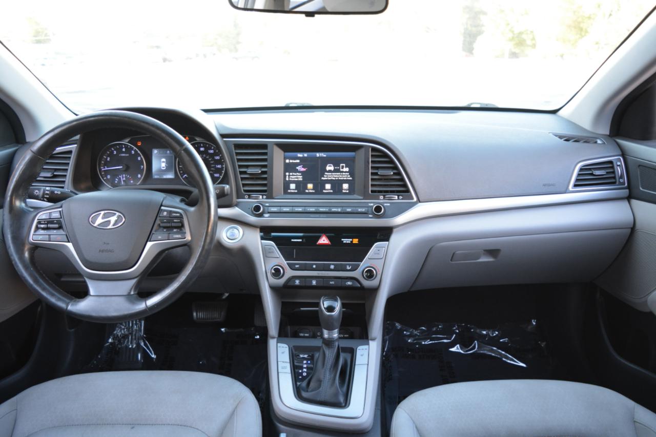 Hyundai Elantra Value Edition 6A 2017