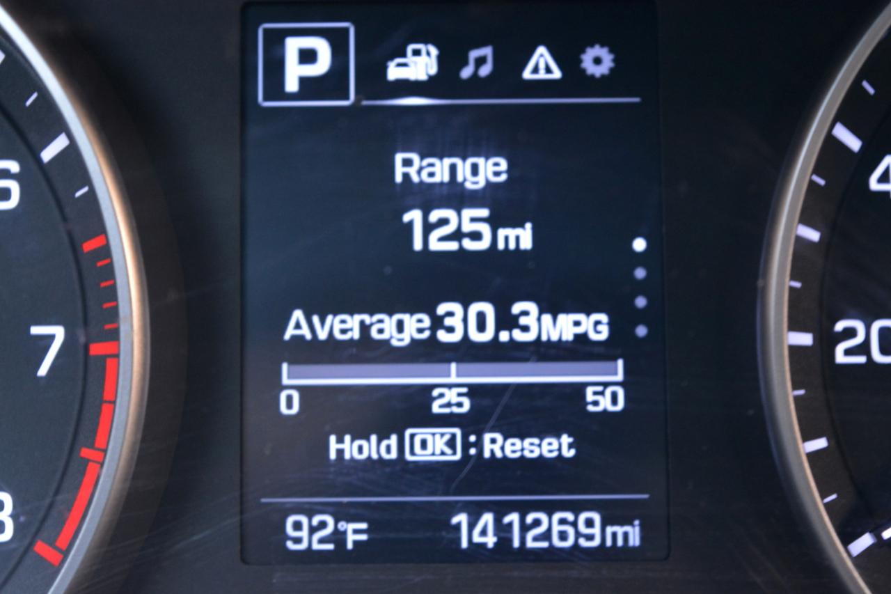 Hyundai Elantra Value Edition 6A 2017