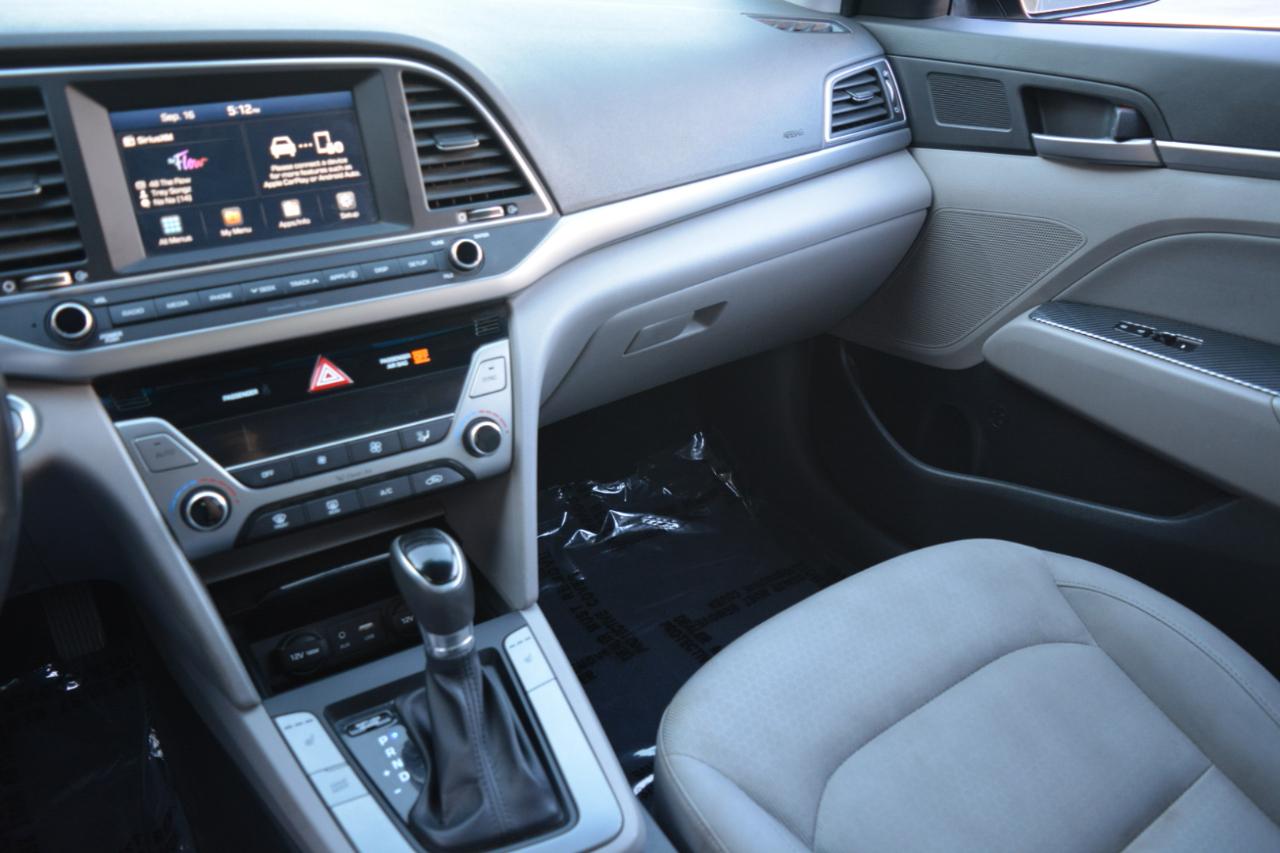 Hyundai Elantra Value Edition 6A 2017