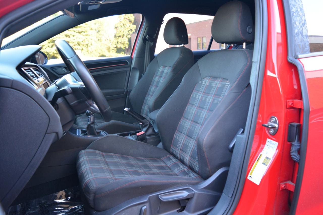 Volkswagen Golf GTI S 6M 4-Door 2017