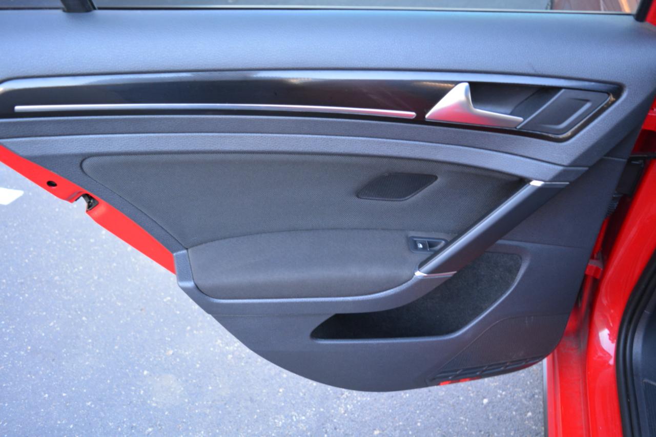 Volkswagen Golf GTI S 6M 4-Door 2017