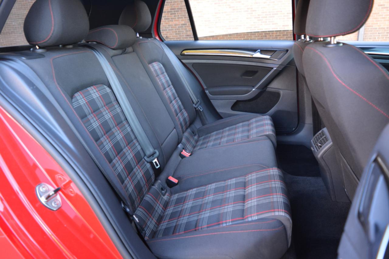 Volkswagen Golf GTI S 6M 4-Door 2017