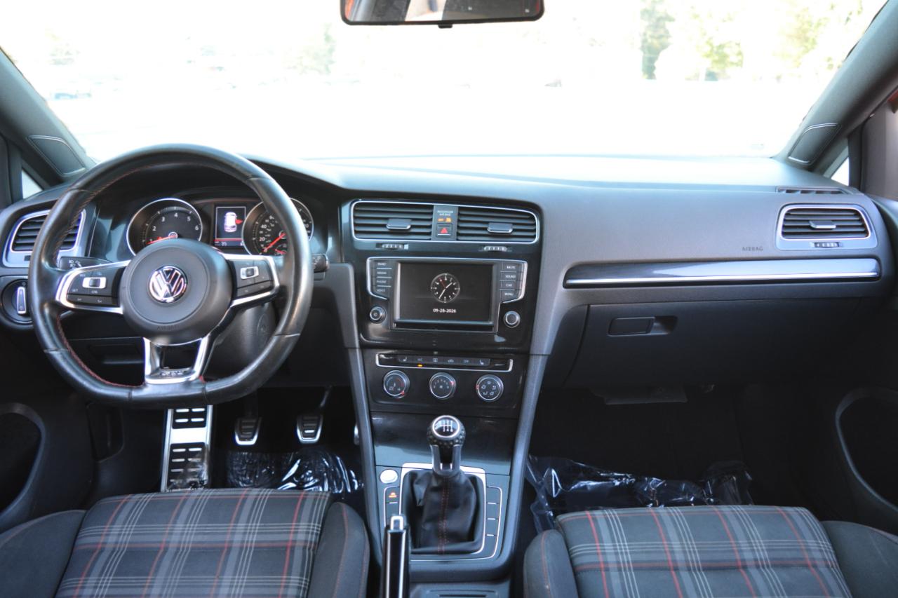 Volkswagen Golf GTI S 6M 4-Door 2017