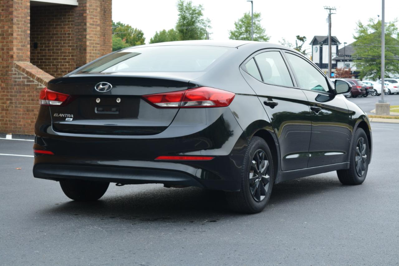 Hyundai Elantra SE 6AT 2018
