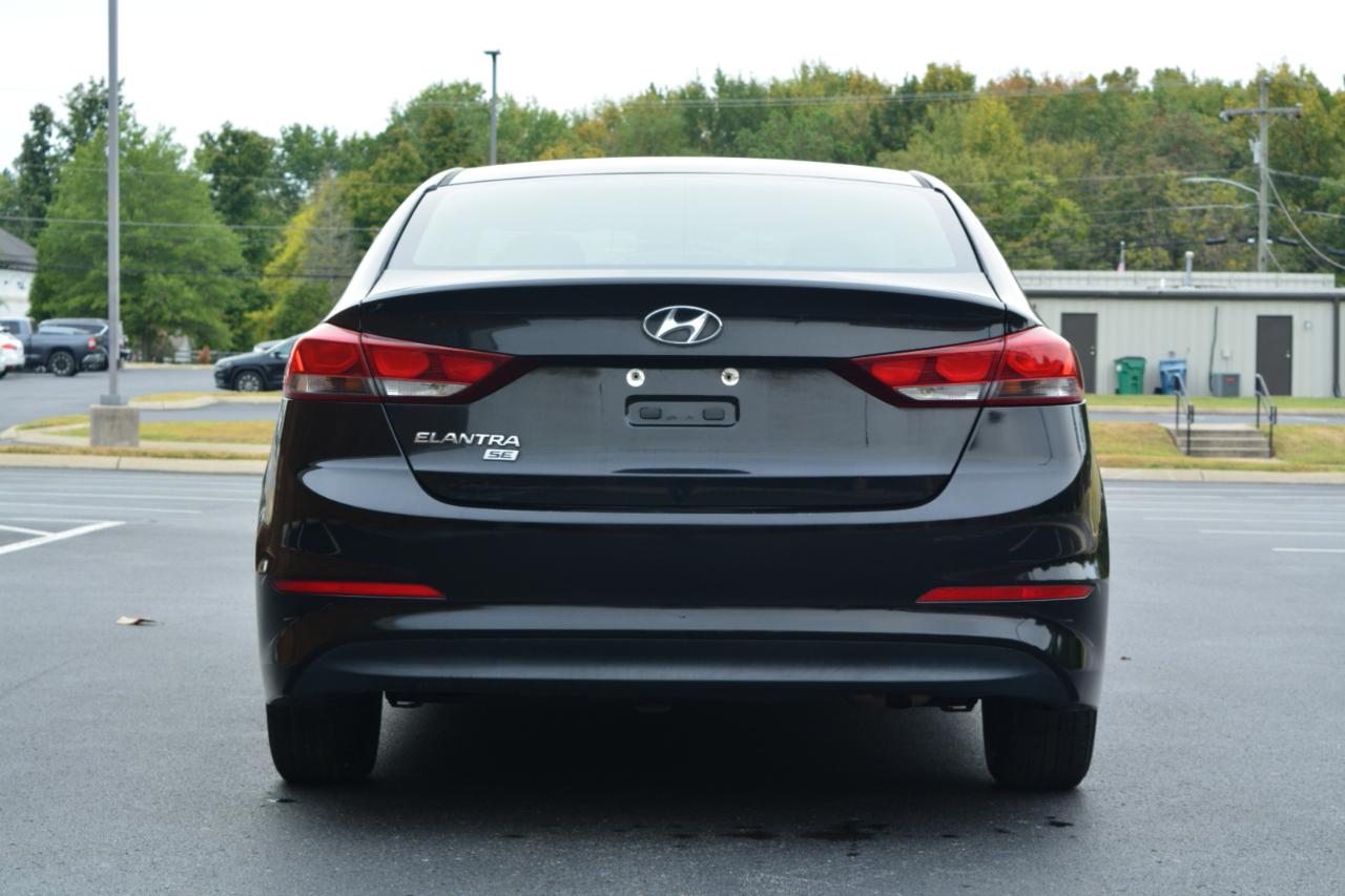 Hyundai Elantra SE 6AT 2018
