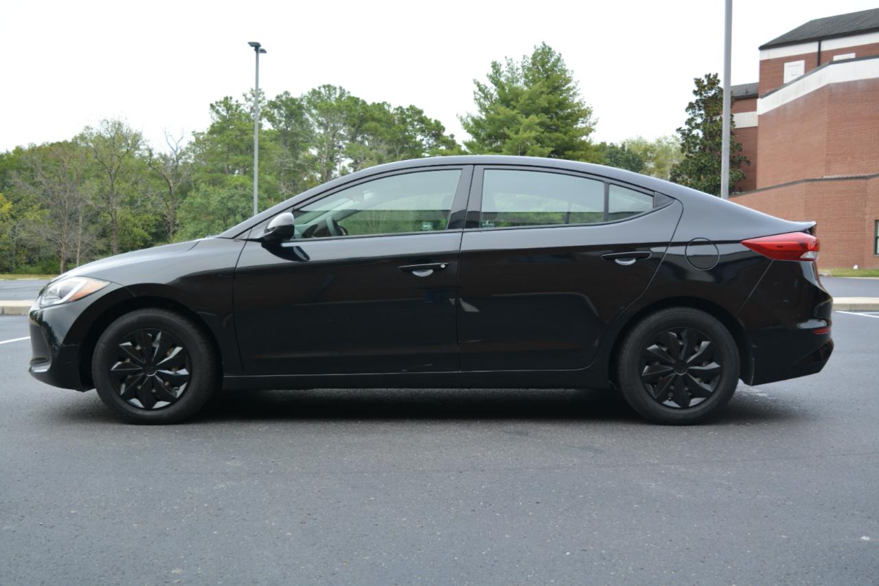 Hyundai Elantra SE 6AT 2018