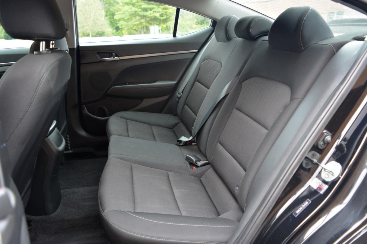 Hyundai Elantra SE 6AT 2018
