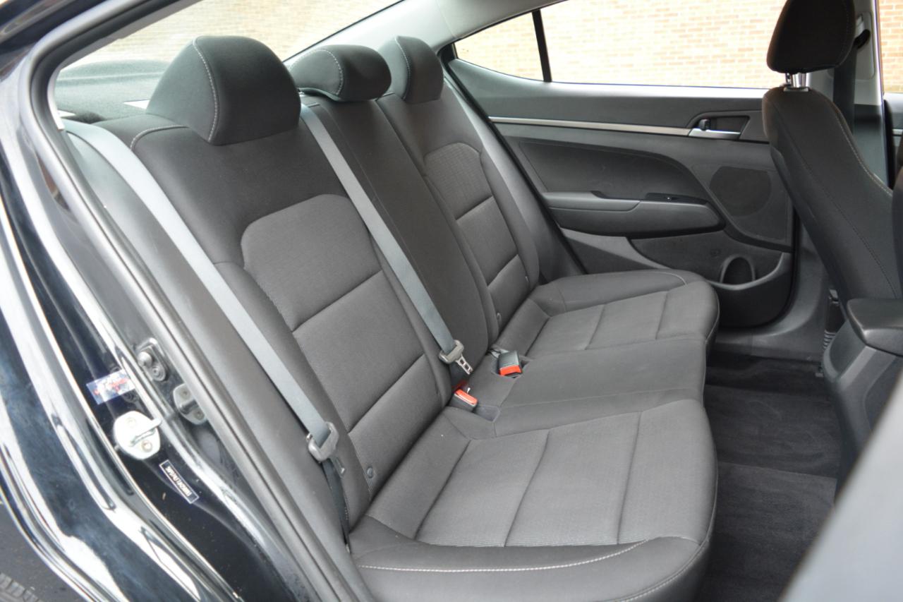 Hyundai Elantra SE 6AT 2018
