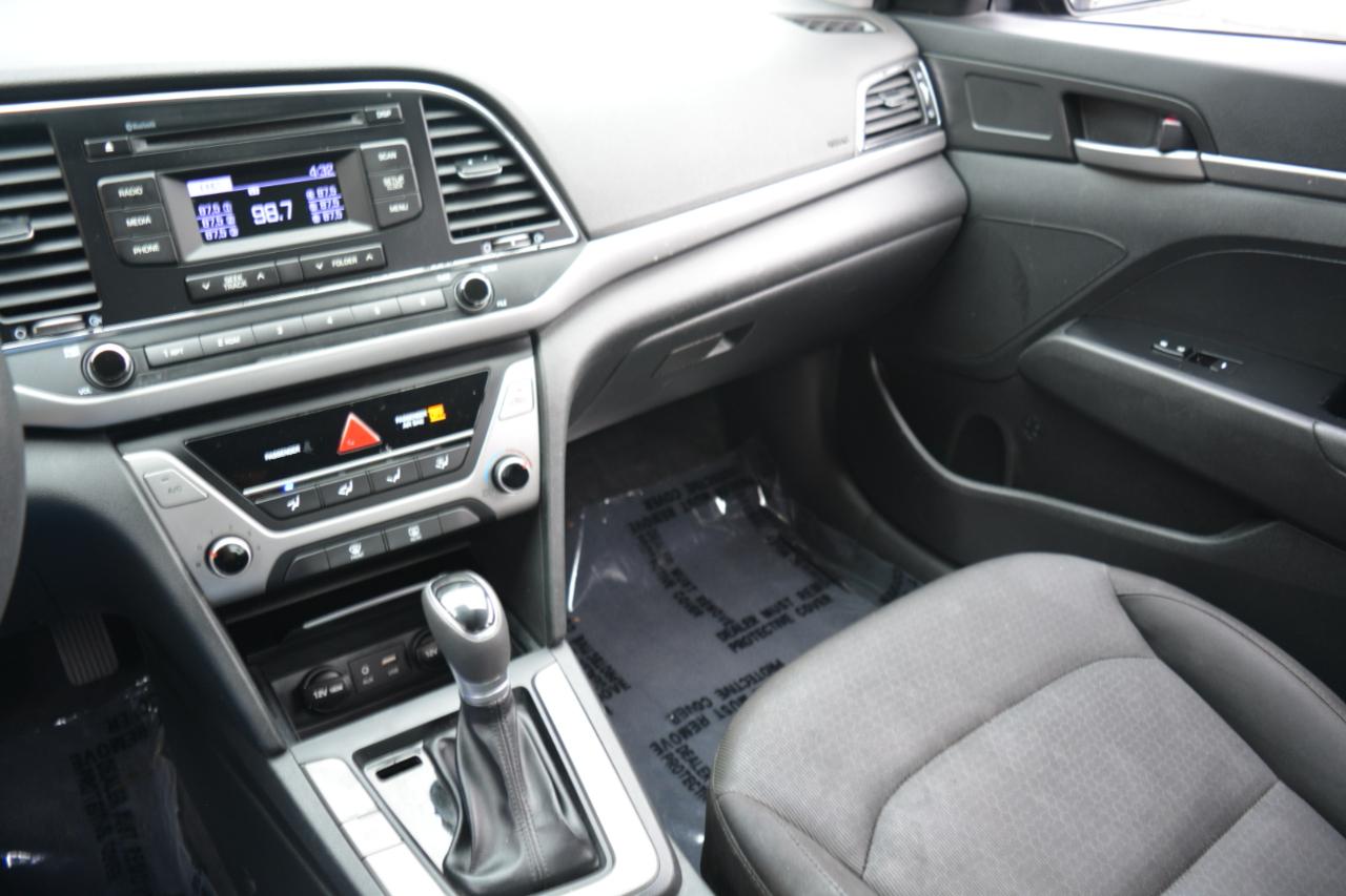 Hyundai Elantra SE 6AT 2018