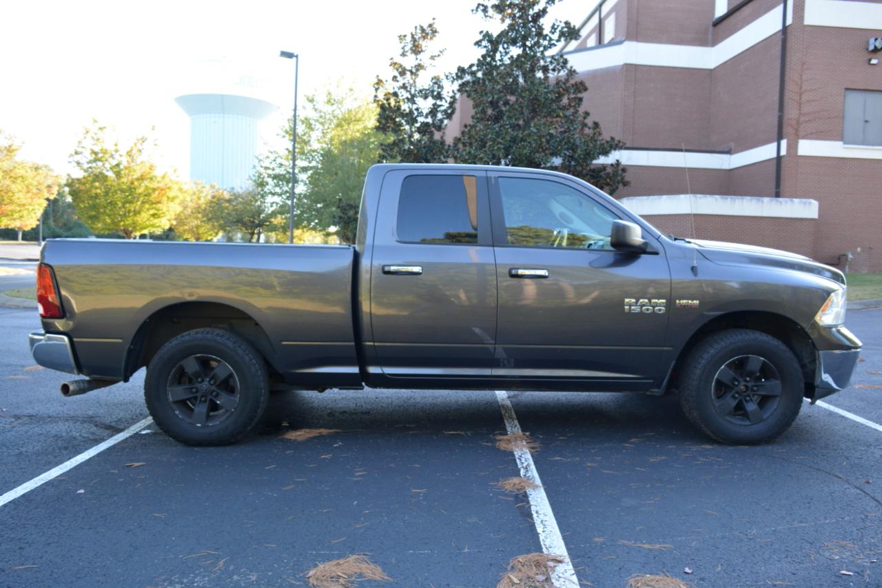 RAM 1500 SLT Quad Cab 4WD 2016