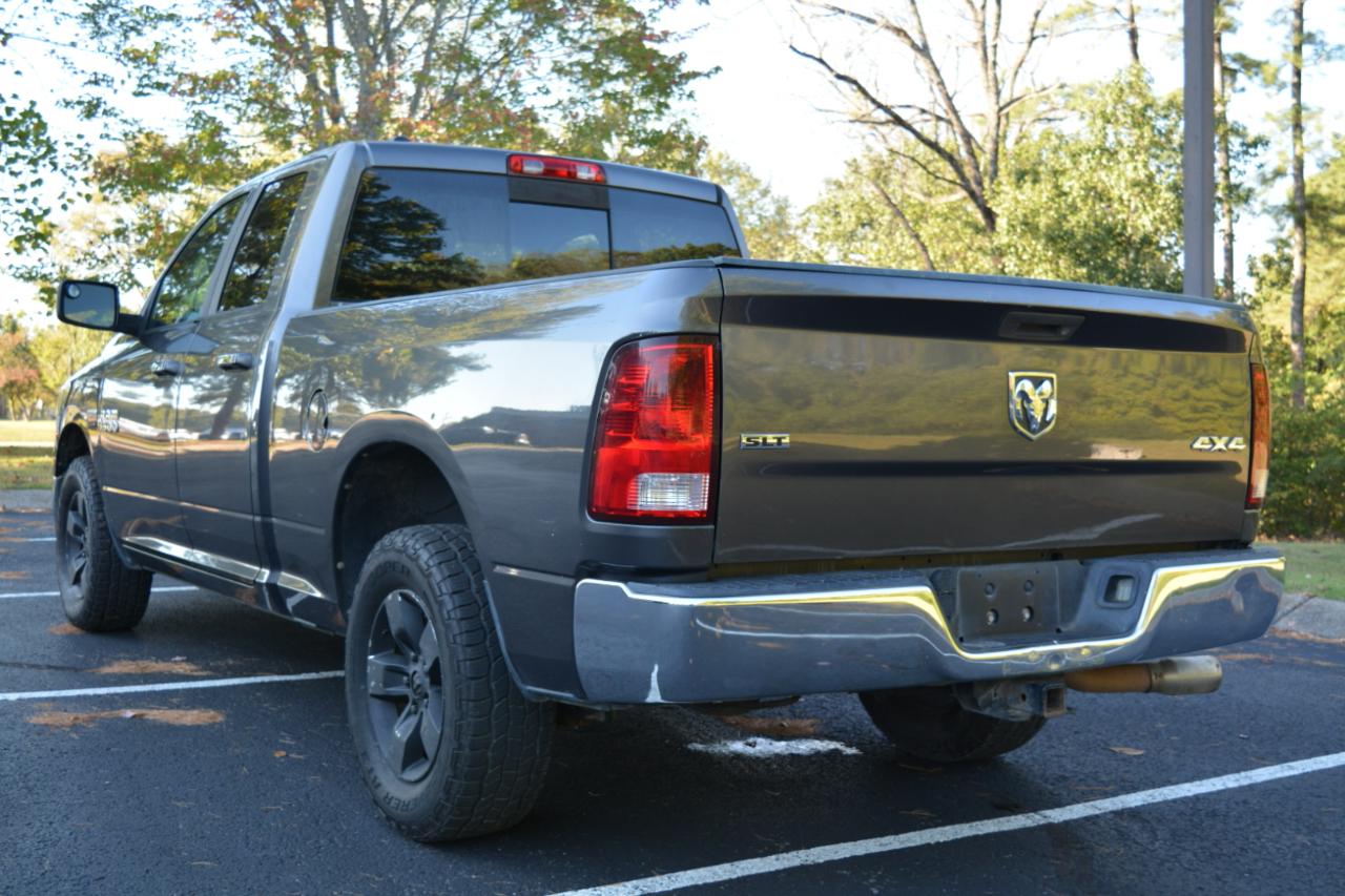 RAM 1500 SLT Quad Cab 4WD 2016