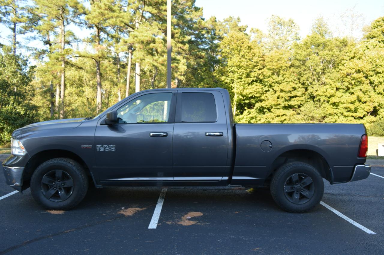 RAM 1500 SLT Quad Cab 4WD 2016
