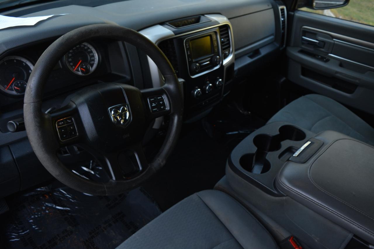 RAM 1500 SLT Quad Cab 4WD 2016