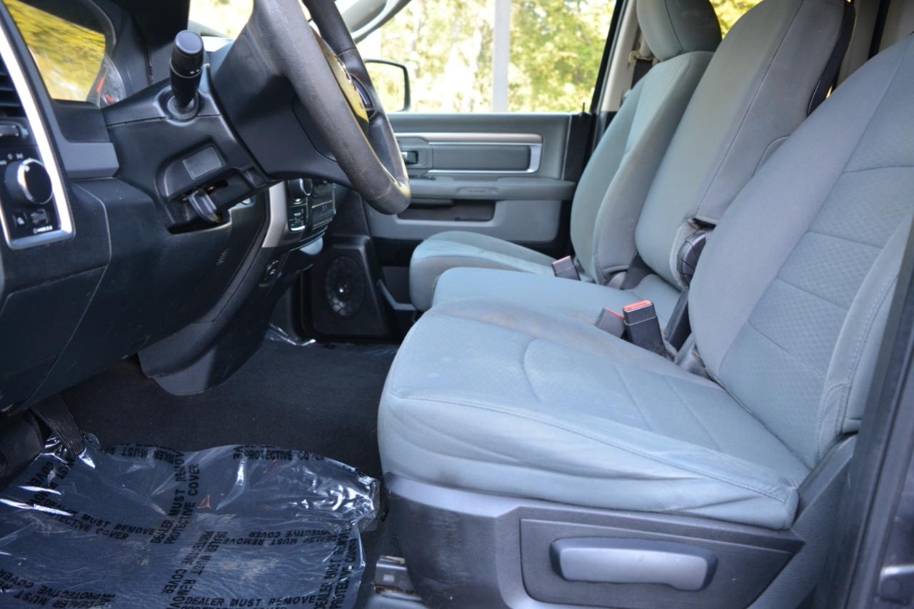 RAM 1500 SLT Quad Cab 4WD 2016