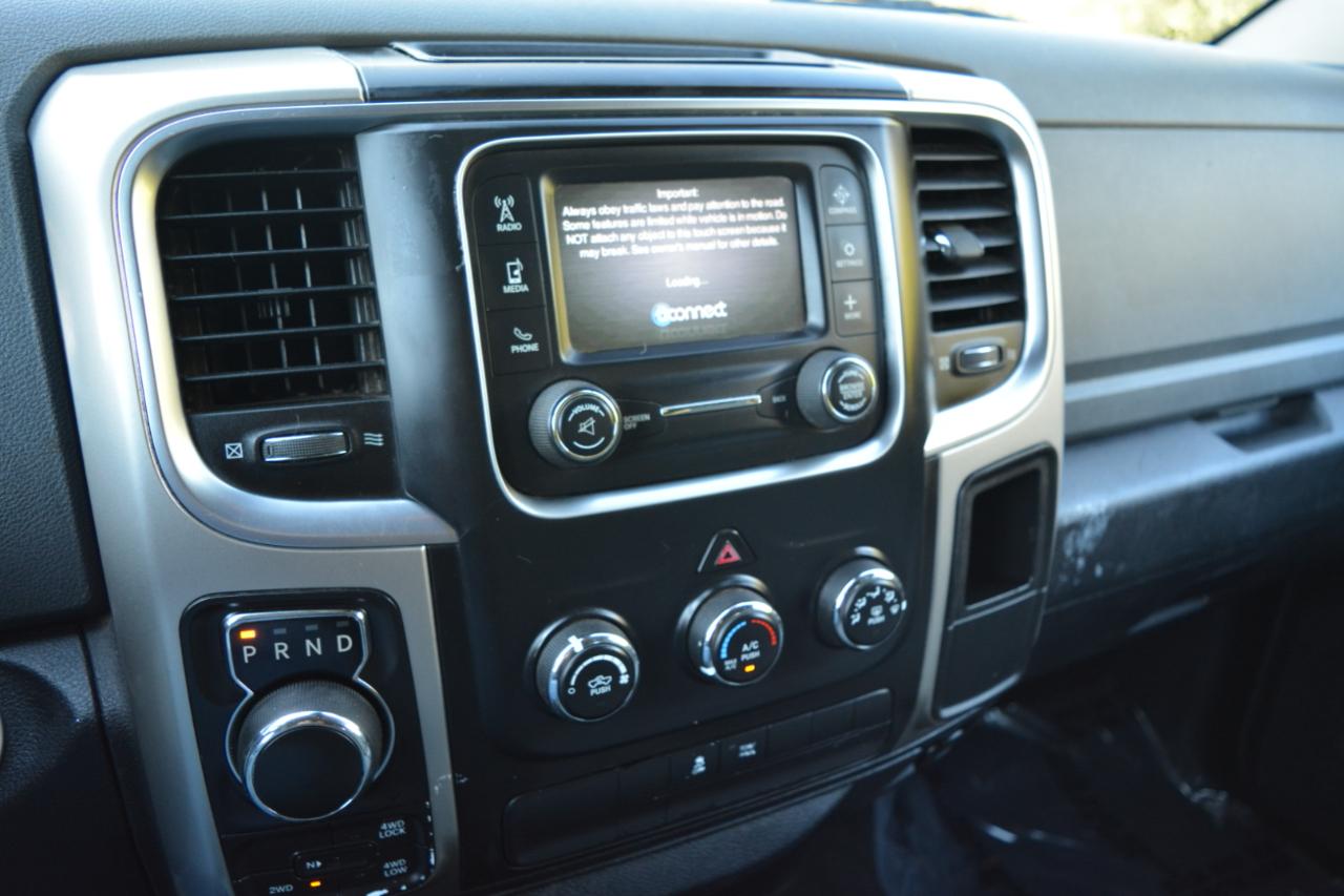 RAM 1500 SLT Quad Cab 4WD 2016