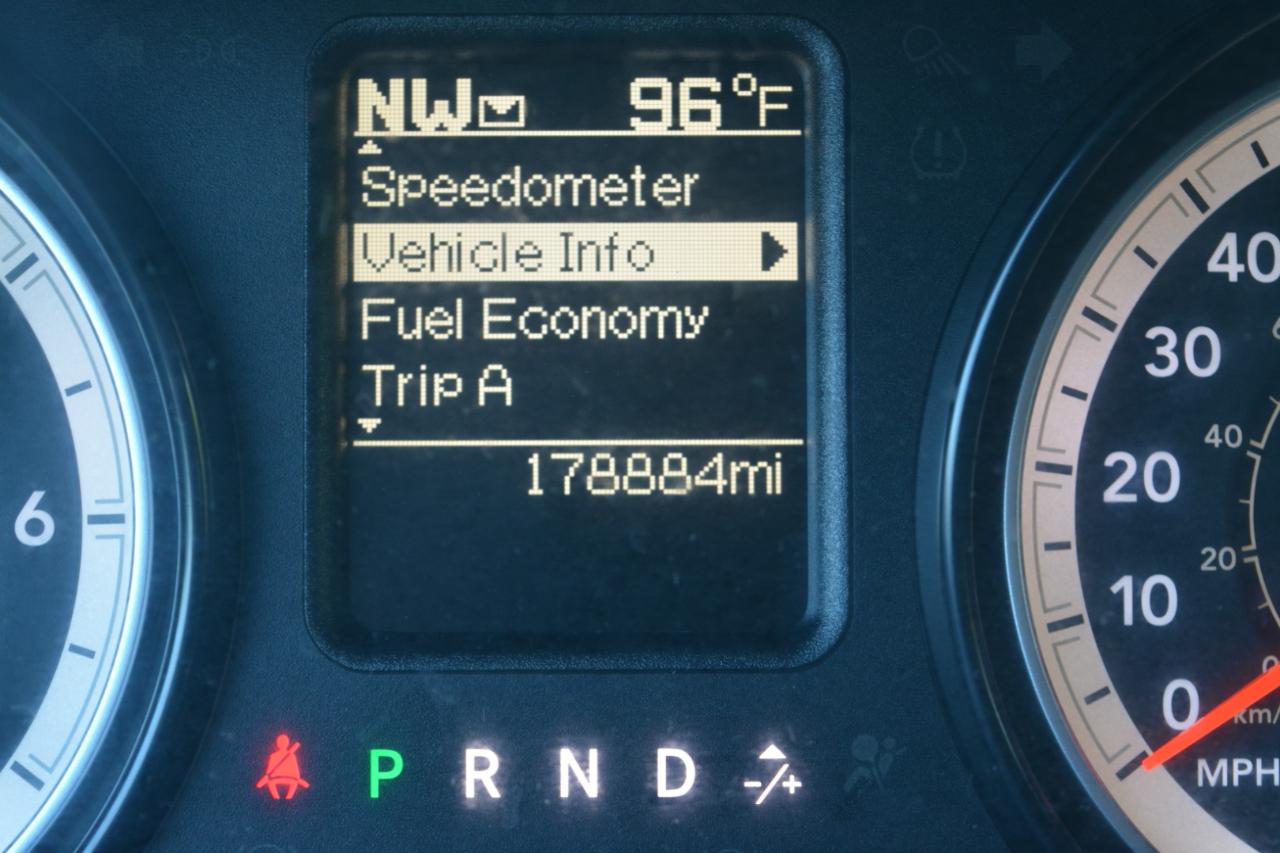 RAM 1500 SLT Quad Cab 4WD 2016