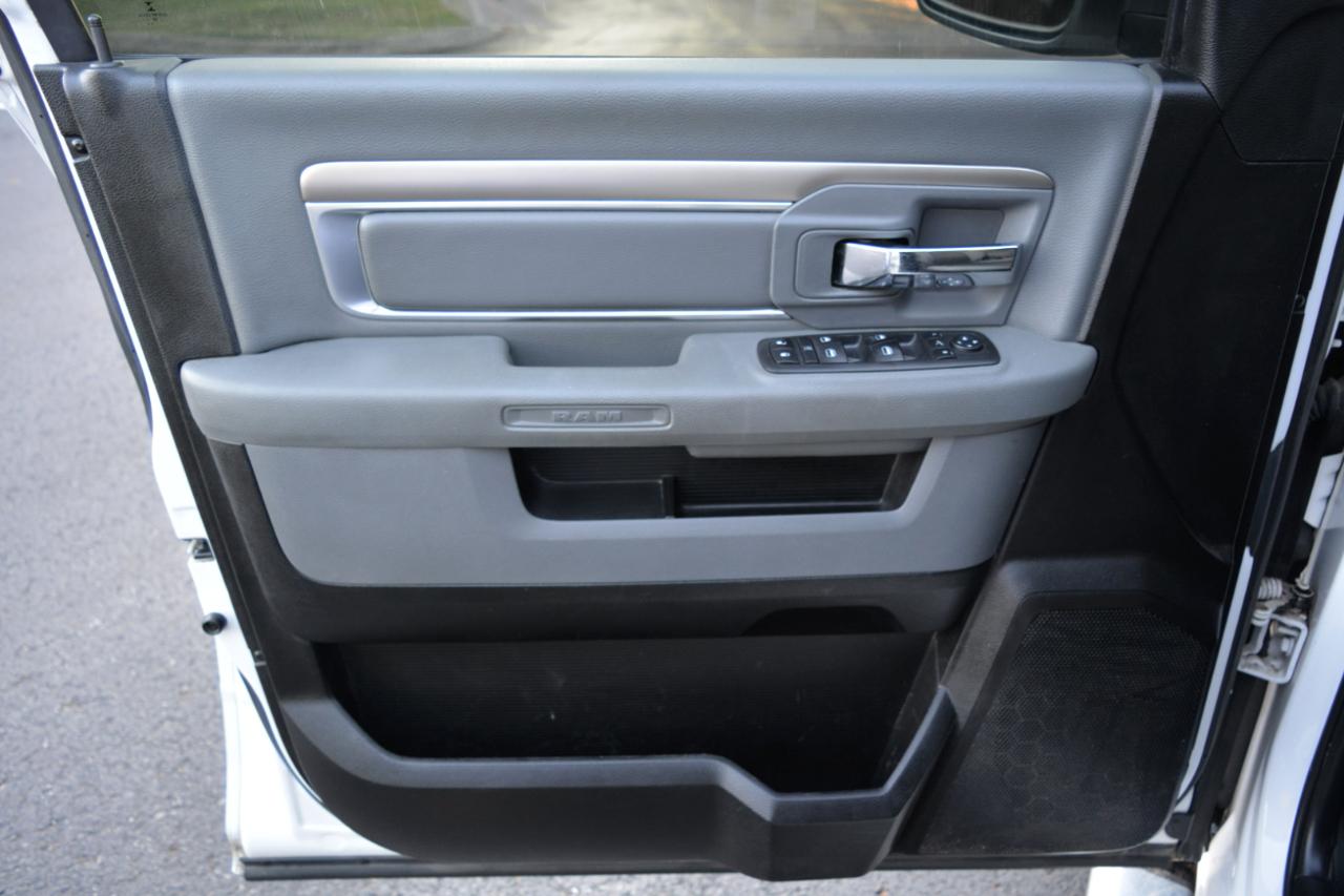 RAM 1500 Classic Big Horn 4x2 Crew Cab 5'7" Box 2019