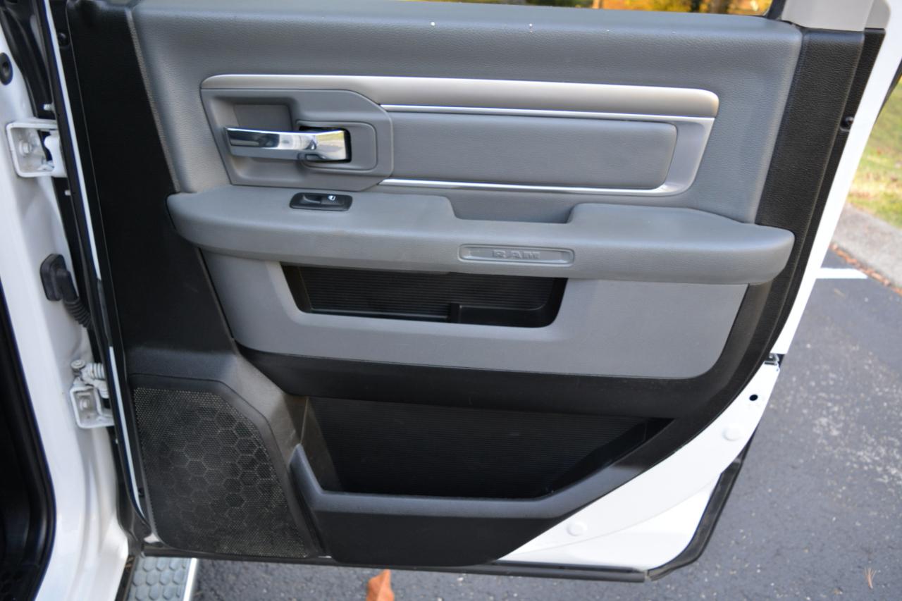 RAM 1500 Classic Big Horn 4x2 Crew Cab 5'7" Box 2019