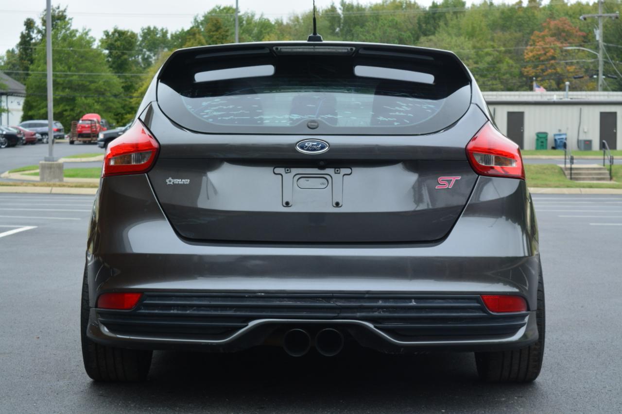 Ford Focus ST Hatch 2016