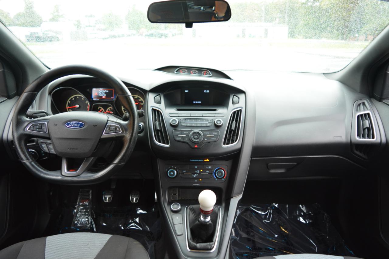 Ford Focus ST Hatch 2016