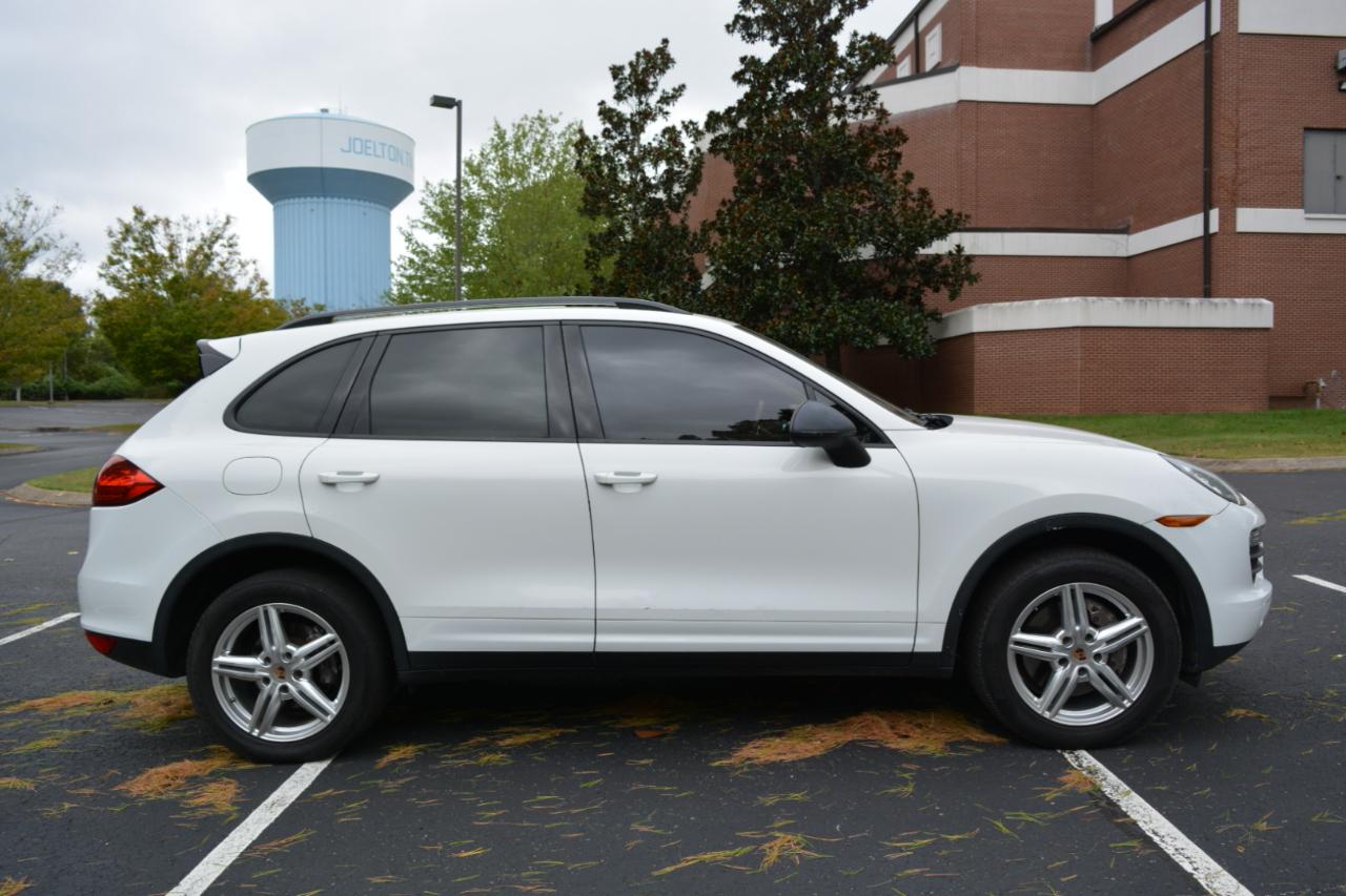 Porsche Cayenne Base 2013