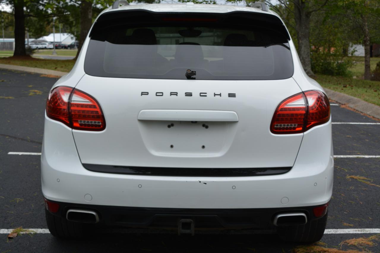 Porsche Cayenne Base 2013