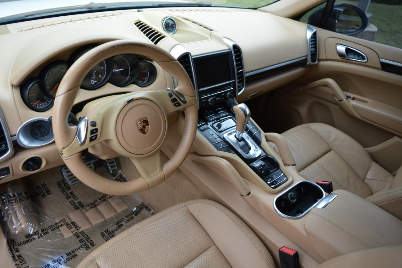 Porsche Cayenne Base 2013