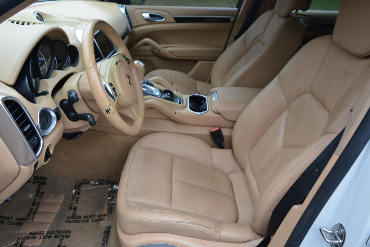 Porsche Cayenne Base 2013