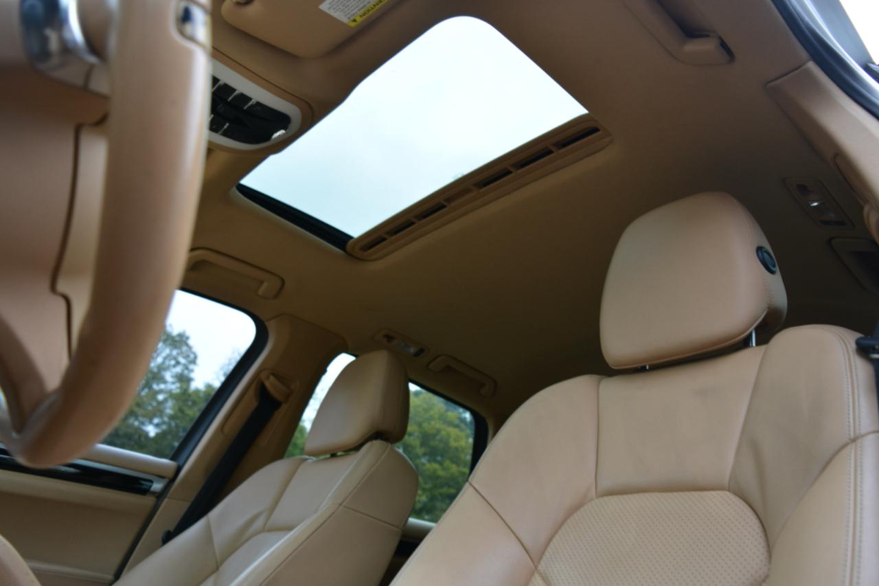 Porsche Cayenne Base 2013