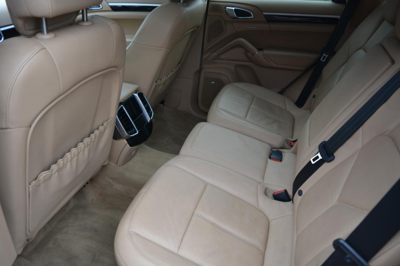 Porsche Cayenne Base 2013