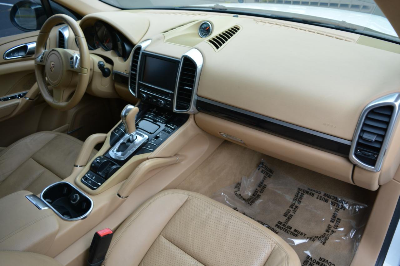 Porsche Cayenne Base 2013
