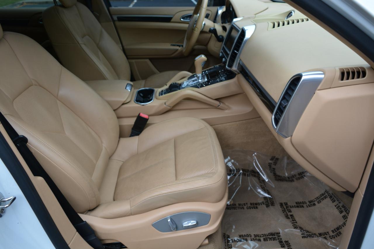 Porsche Cayenne Base 2013