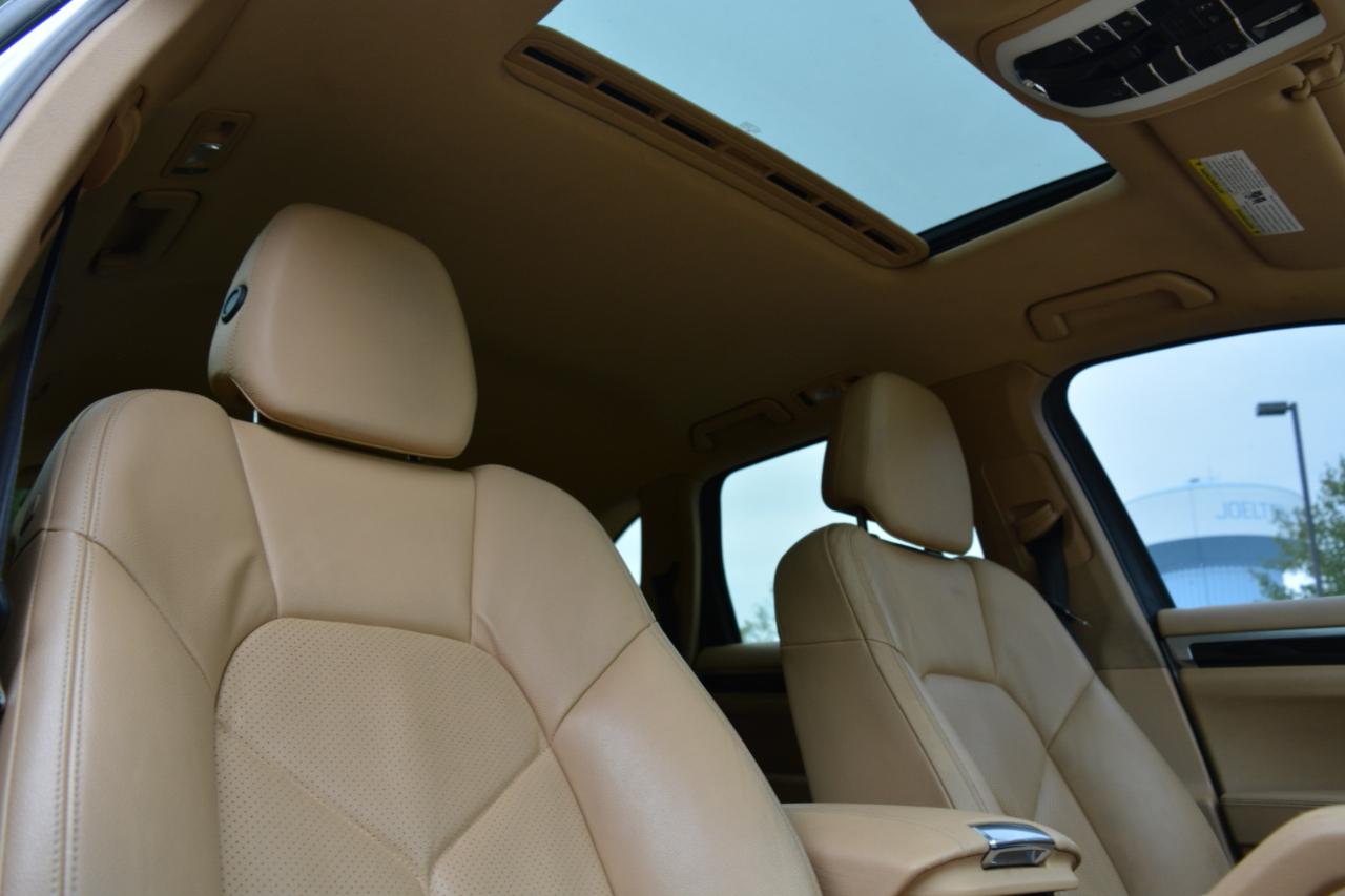 Porsche Cayenne Base 2013