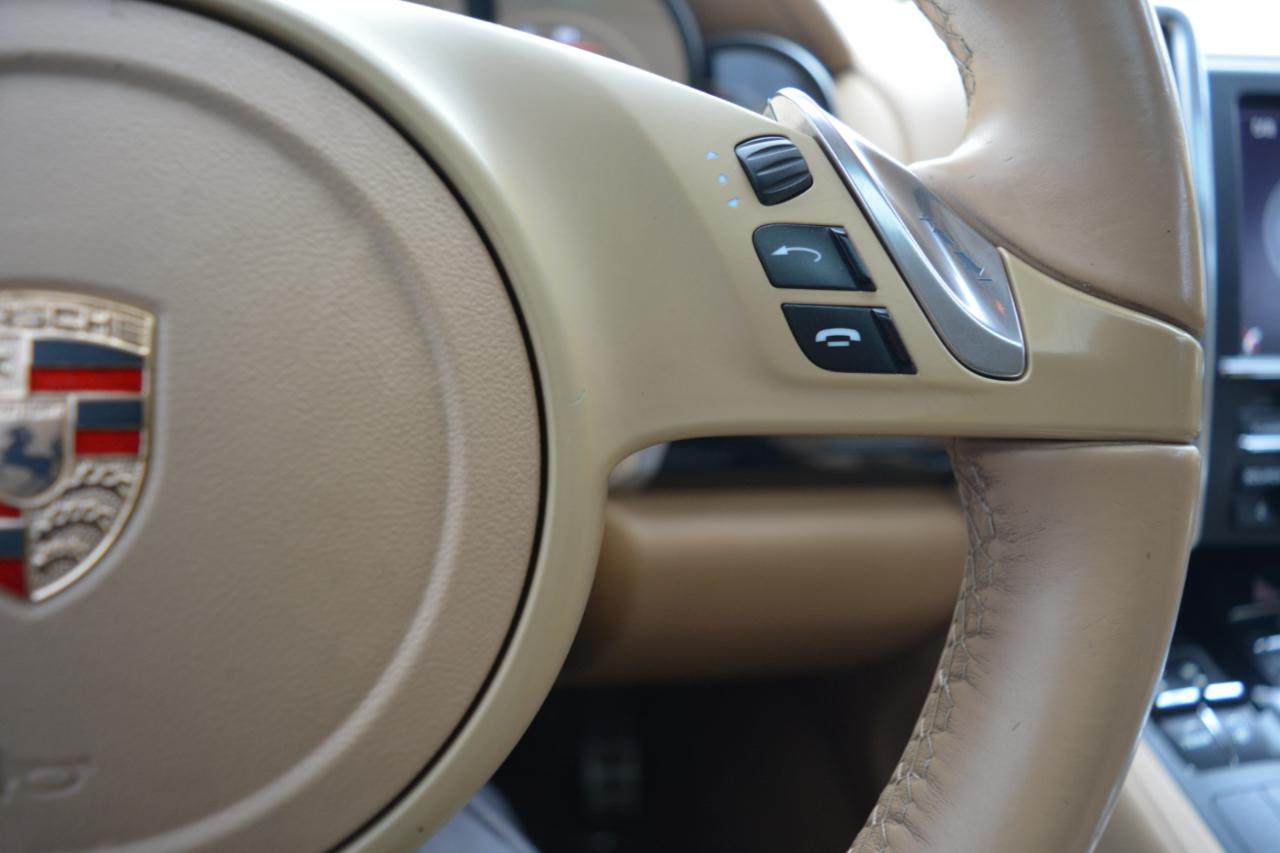 Porsche Cayenne Base 2013