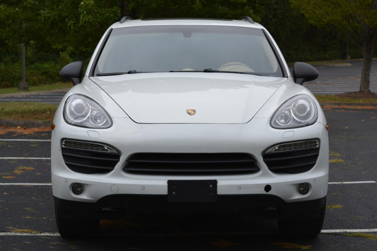 Porsche Cayenne Base 2013