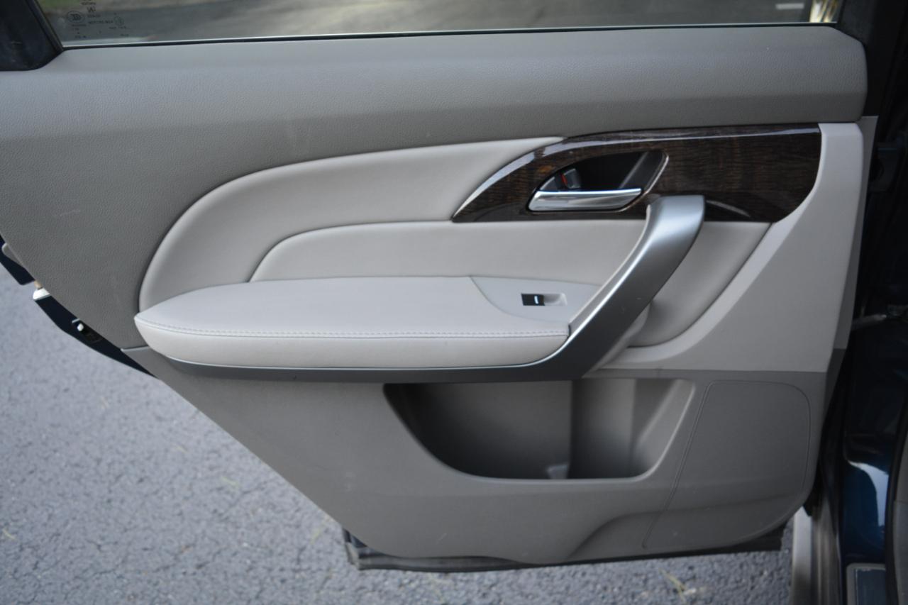 Acura MDX 6-Spd AT w/Tech Package 2013