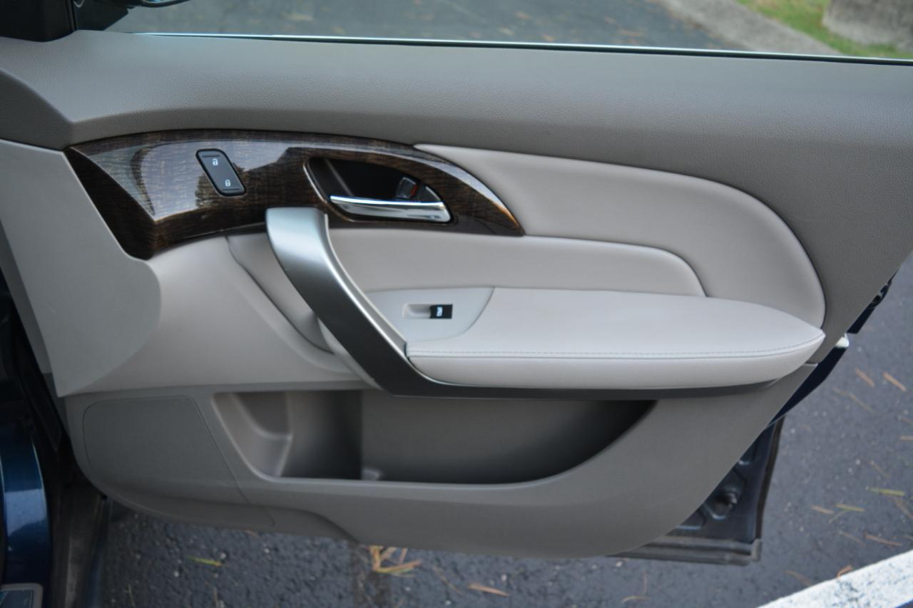 Acura MDX 6-Spd AT w/Tech Package 2013
